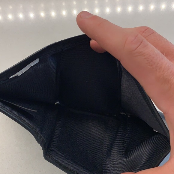 Tommy Hilfiger Wallet - Picture 6 of 7